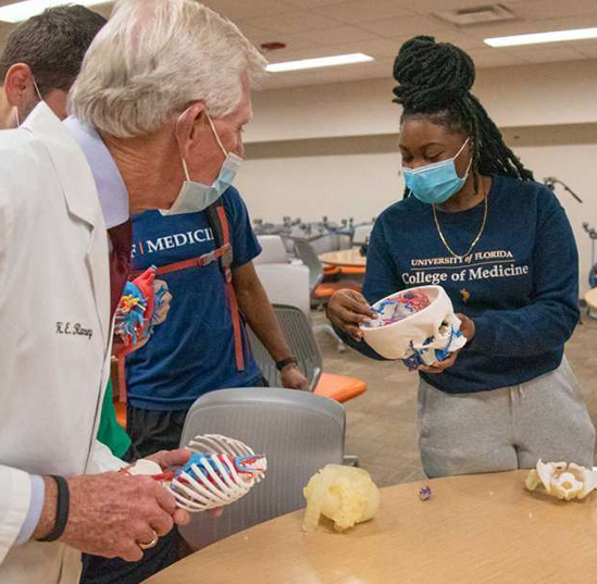 UF College of Medicine students receive hands-on opportunity with 3D-printed organs, AR holograms 