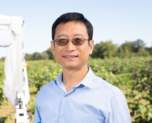 From a small town in China, engineer helps lead UF/IFAS AI programs to new heights