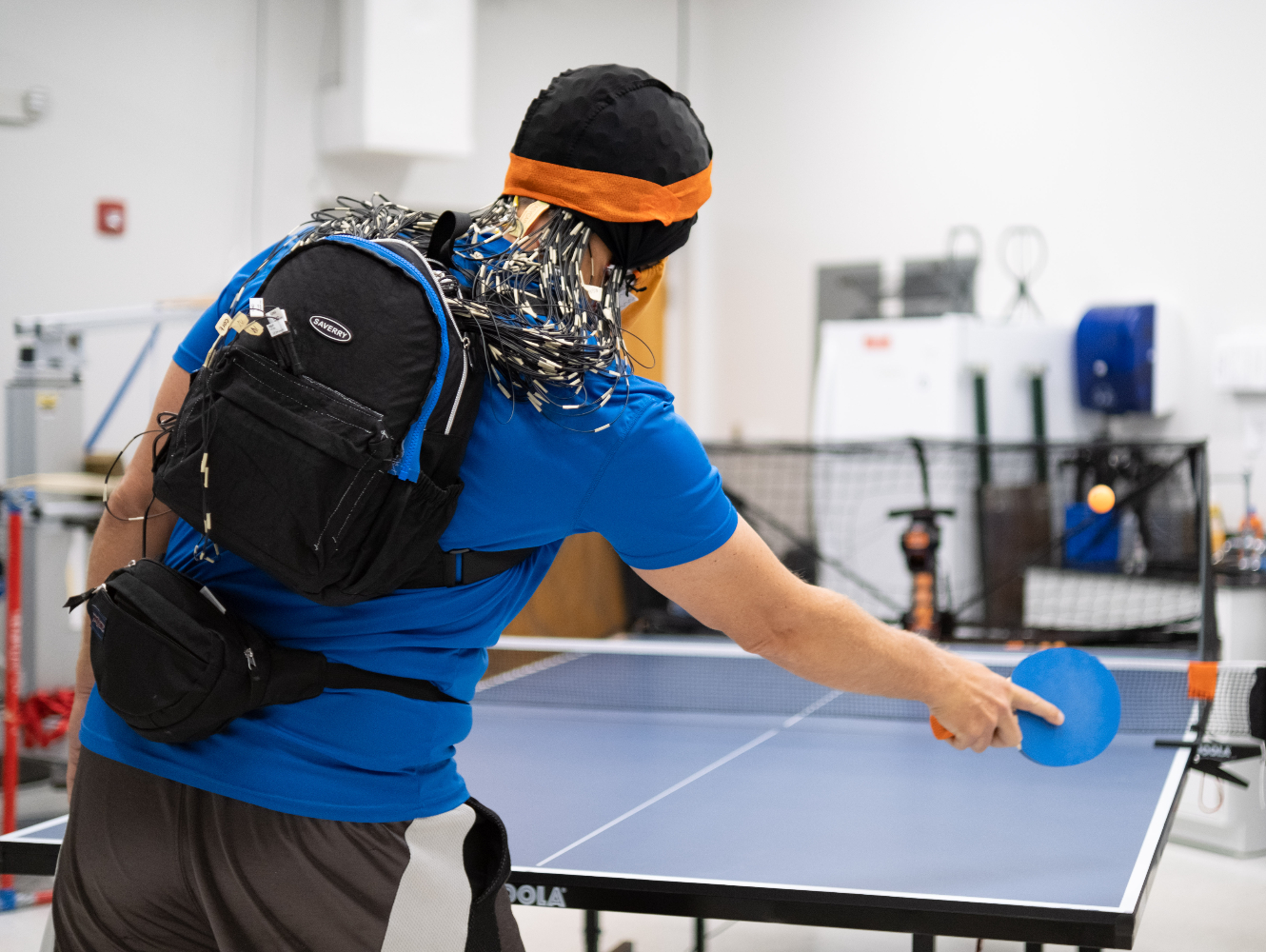 Table Tennis Robot Machine with 100 Table Tennis Balls with Ball