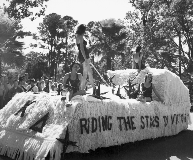 A parade float for UF's Kappa Delta Sorority from 1949.