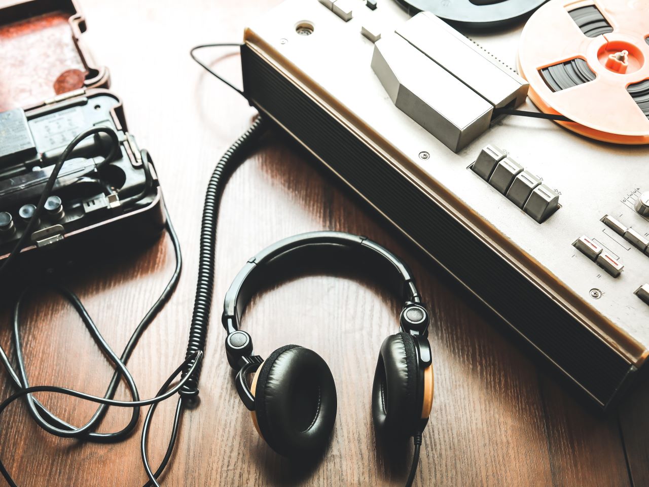 Eavesdropping on laptop, smart speaker microphones demonstrated in new security attack